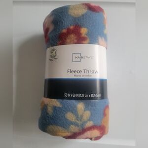 NWT FLEECE THROW 50 IN X 60 IN BLUE BURGANDY FLORAL Mainstays